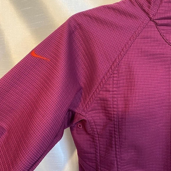 Nike Therma Fit Full Zip Jacket Plum Ladies Med  (8-10) - Picture 12 of 15